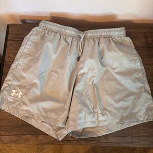 Under Armour shorts size large
